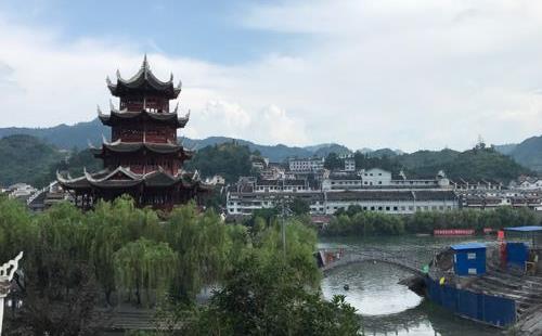 武漢-常德-鎮遠-千戶苗寨-貴陽-黃果樹瀑布-鳳凰古鎮旅游攻略