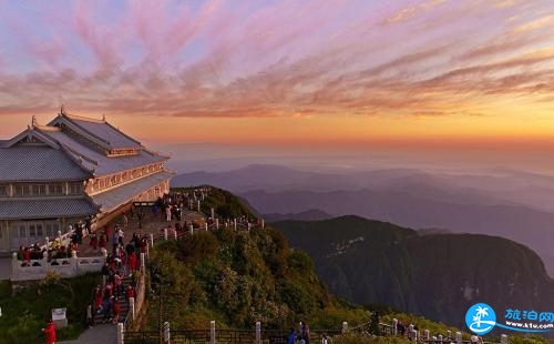 峨眉山旅游需要帶什么 峨眉山旅游注意事項