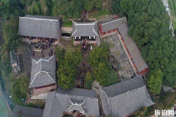 峨嵋大廟飛來殿
