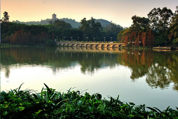 麓湖公園