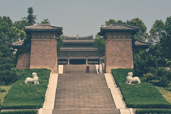 漢廣陵王墓博物館