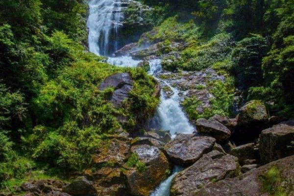 神農(nóng)峰